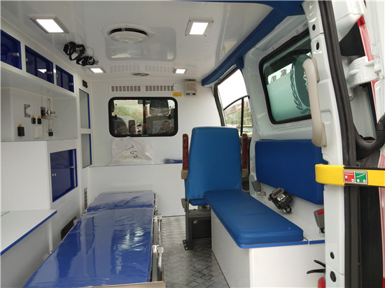 自動檔救護(hù)車 全順救護(hù)車廠家報(bào)價(jià)15271321777
