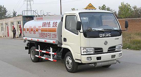 東風(fēng)金霸化工液體運輸車