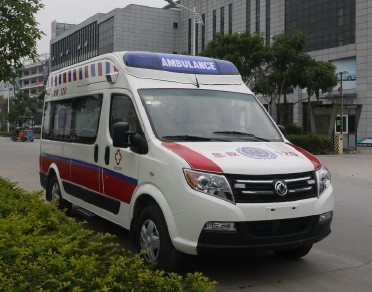東風(fēng)御風(fēng)監(jiān)護(hù)型救護(hù)車(chē)